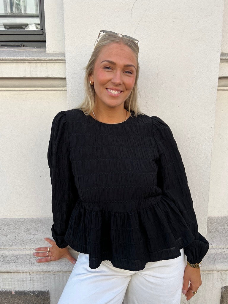 VMERMA Top - Black